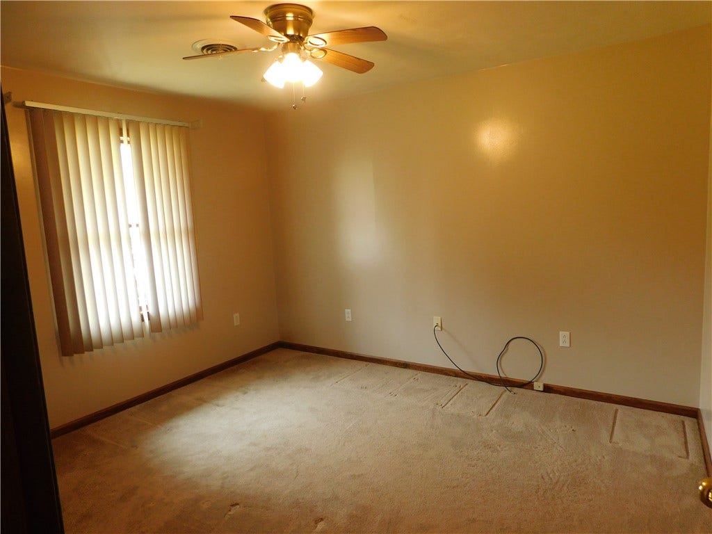 321 Meadowlark Dr, Uniontown, PA 15401