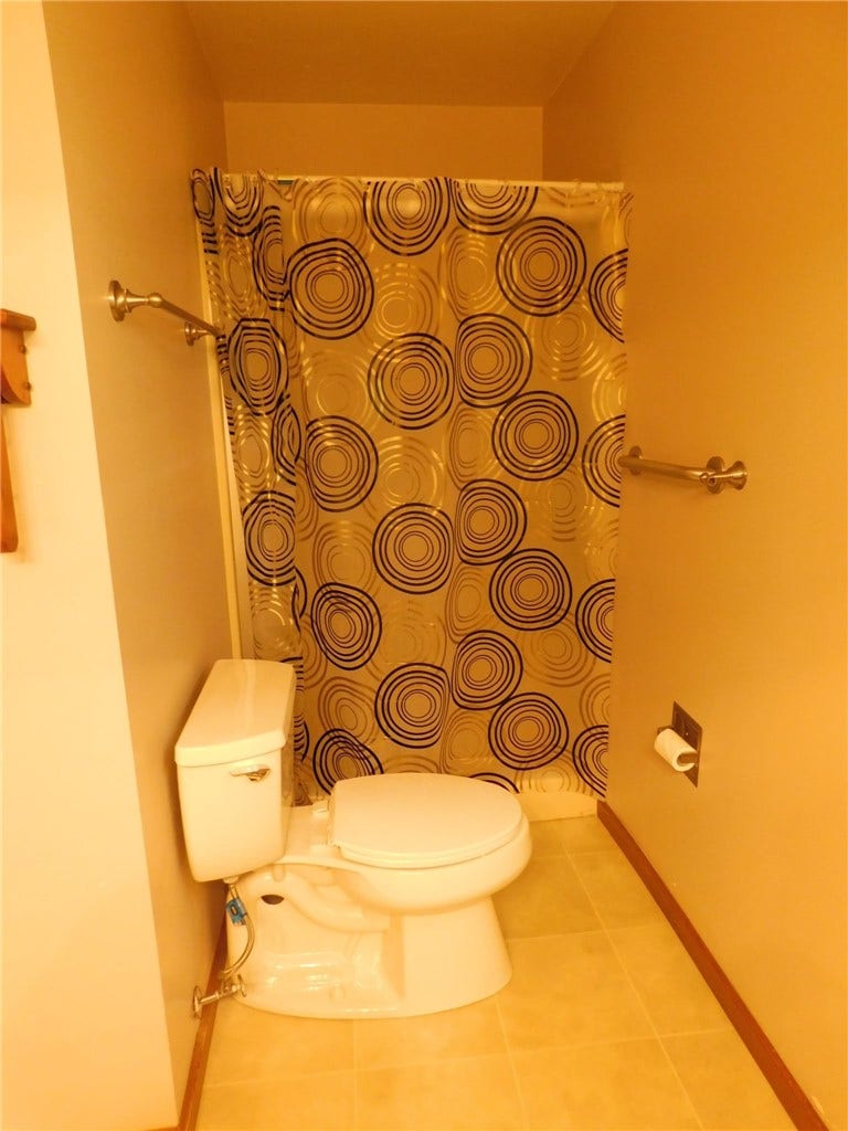 321 Meadowlark Dr, Uniontown, PA 15401