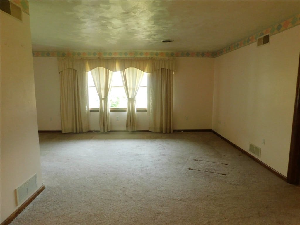 321 Meadowlark Dr, Uniontown, PA 15401