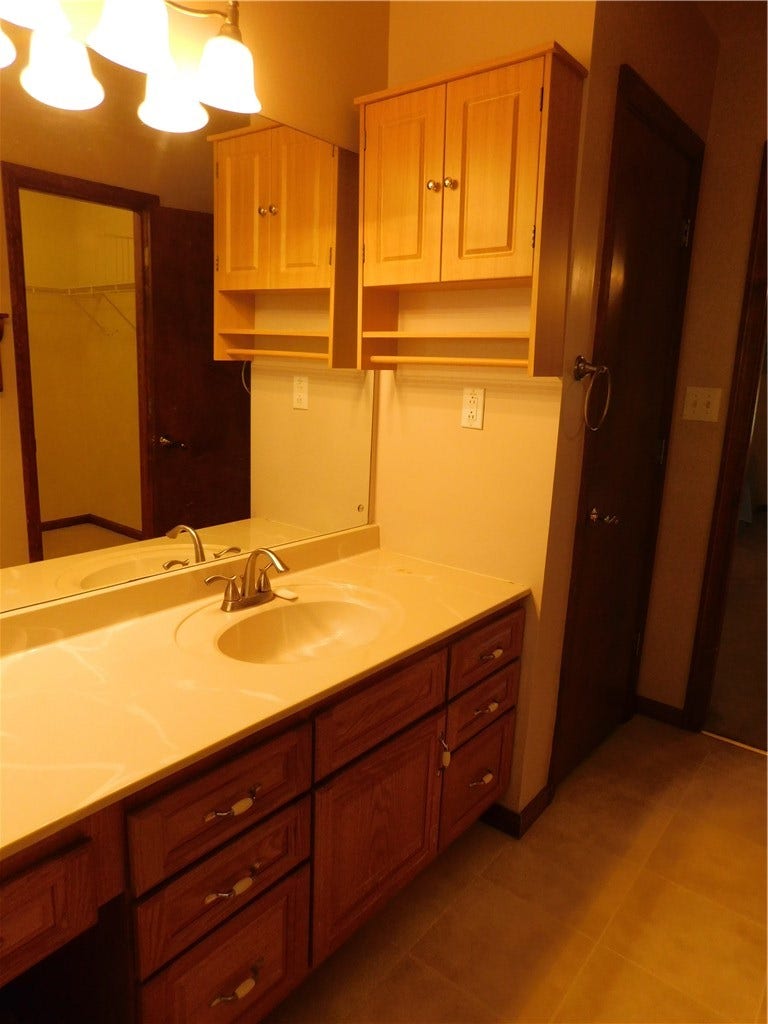 321 Meadowlark Dr, Uniontown, PA 15401