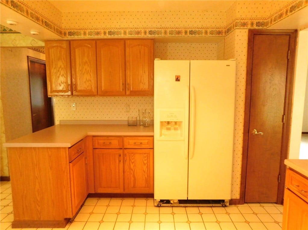 321 Meadowlark Dr, Uniontown, PA 15401