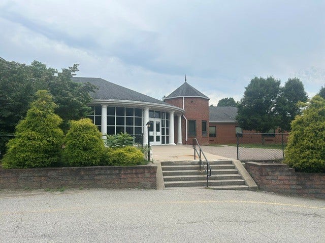 3301 S Park Rd, Bethel Park, PA 15102
