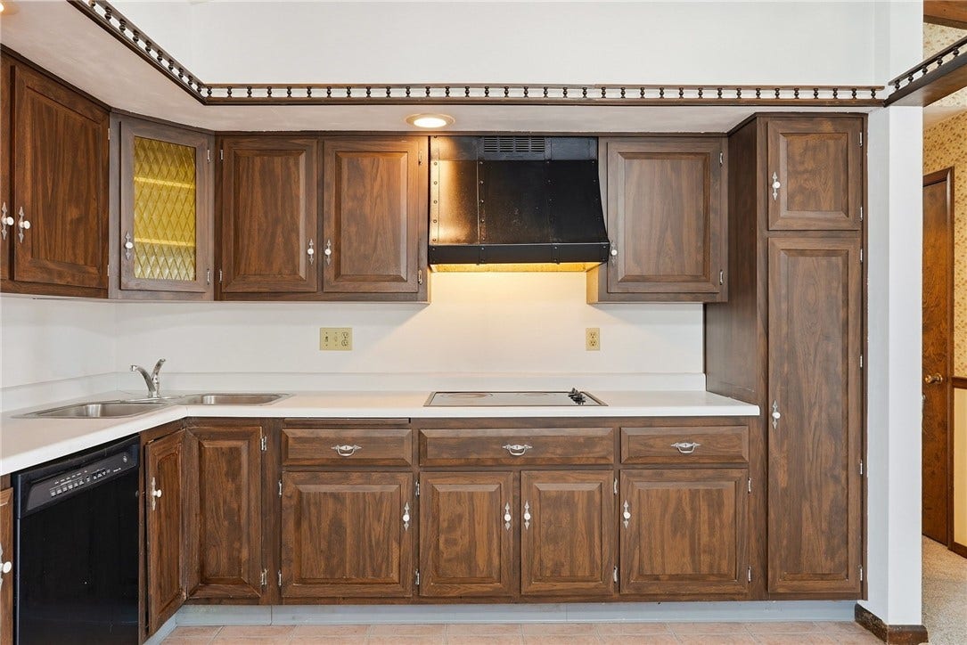 145 Karen Dr, Elizabeth, PA 15037