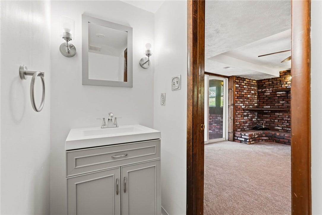 145 Karen Dr, Elizabeth, PA 15037