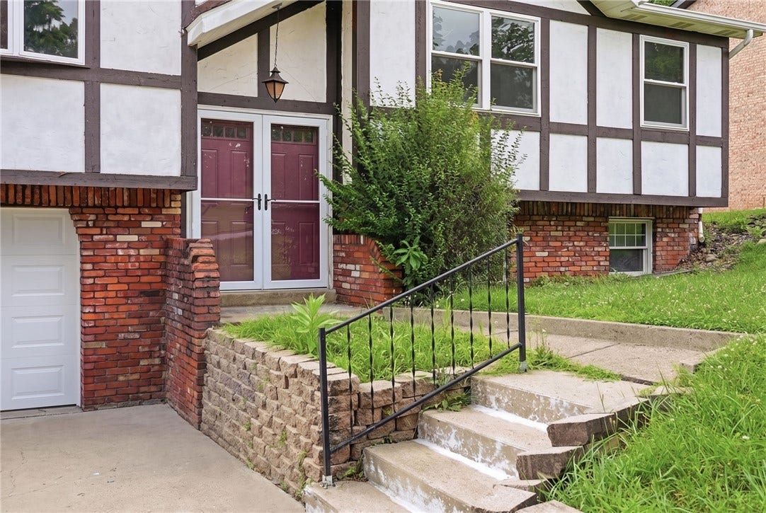 145 Karen Dr, Elizabeth, PA 15037