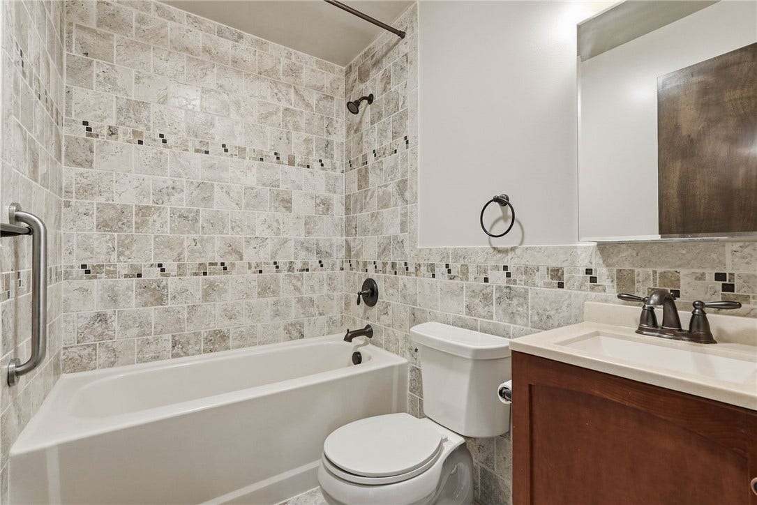 145 Karen Dr, Elizabeth, PA 15037