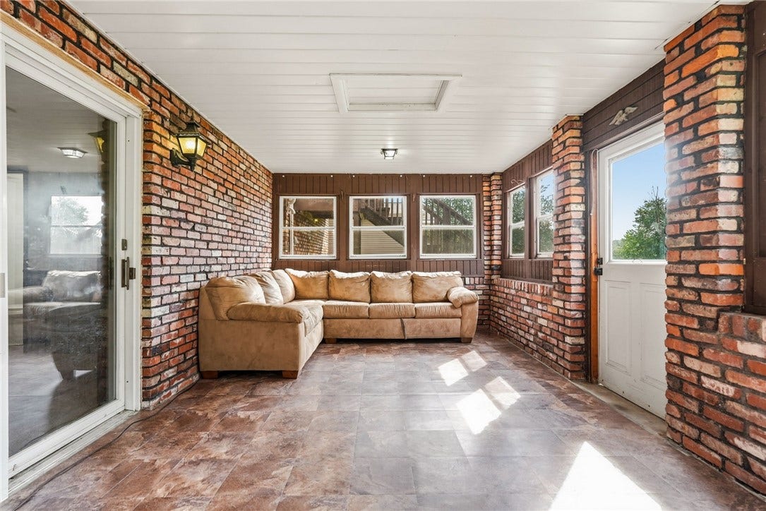 145 Karen Dr, Elizabeth, PA 15037