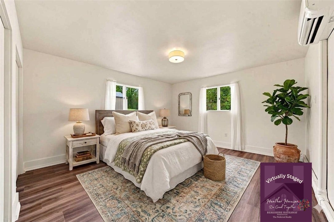 **Staged to show possible layout**