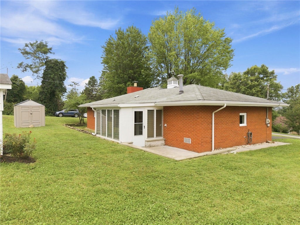 402 Pierce St, Latrobe, PA 15650