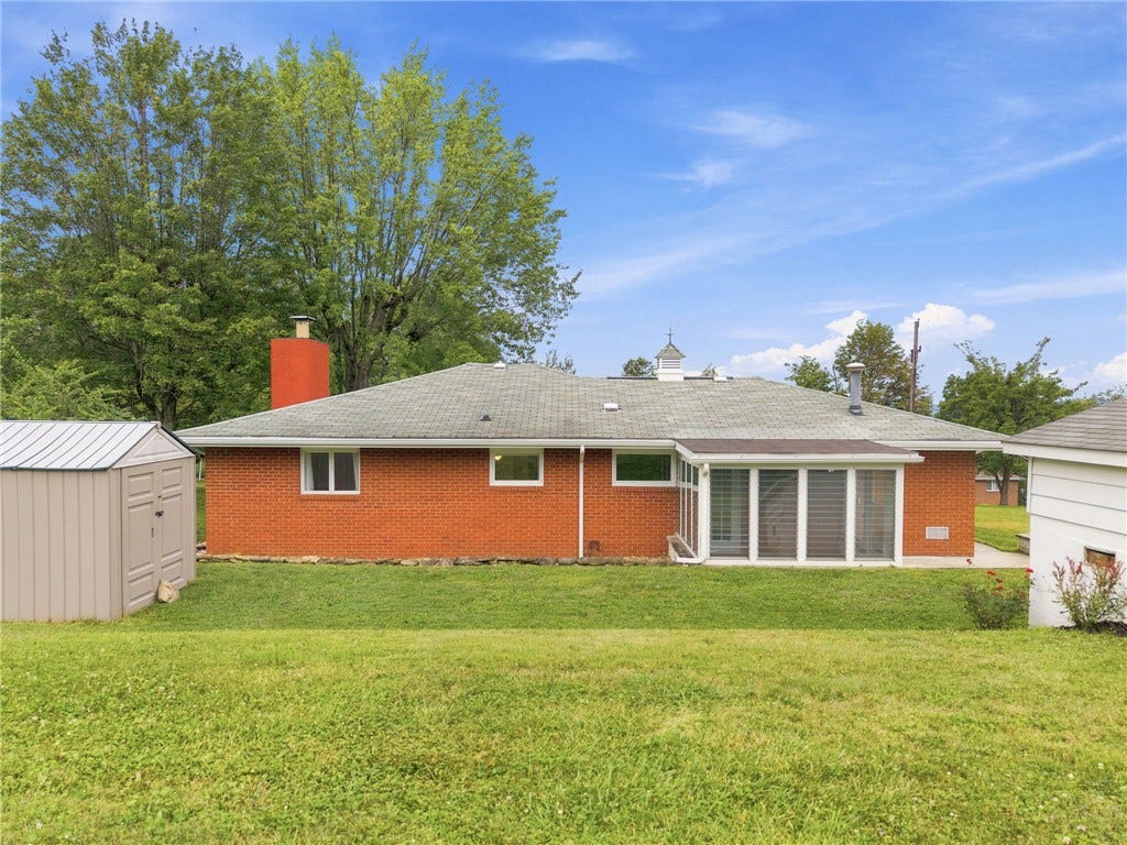 402 Pierce St, Latrobe, PA 15650