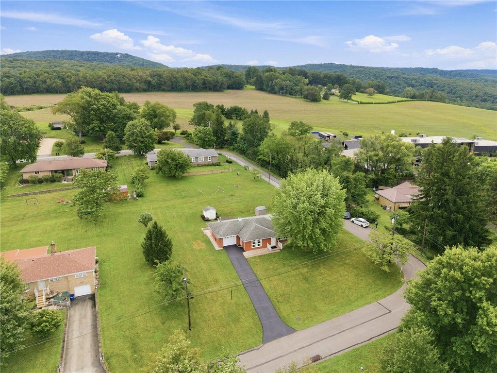 402 Pierce St, Latrobe, PA 15650
