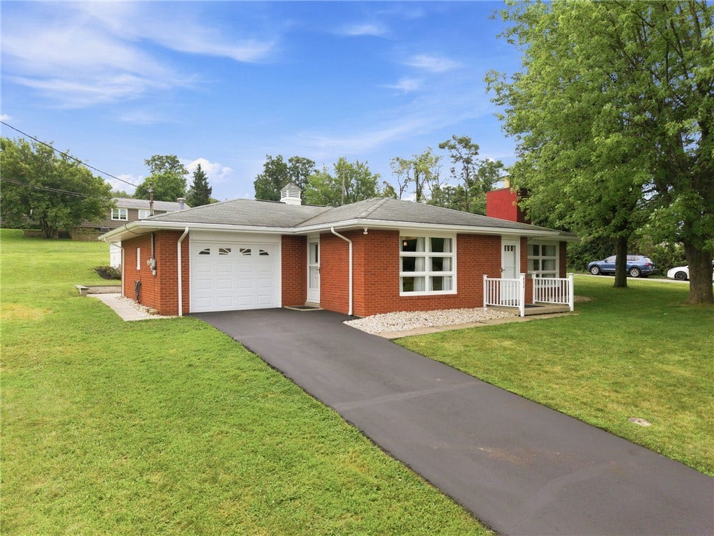 402 Pierce St, Latrobe, PA 15650