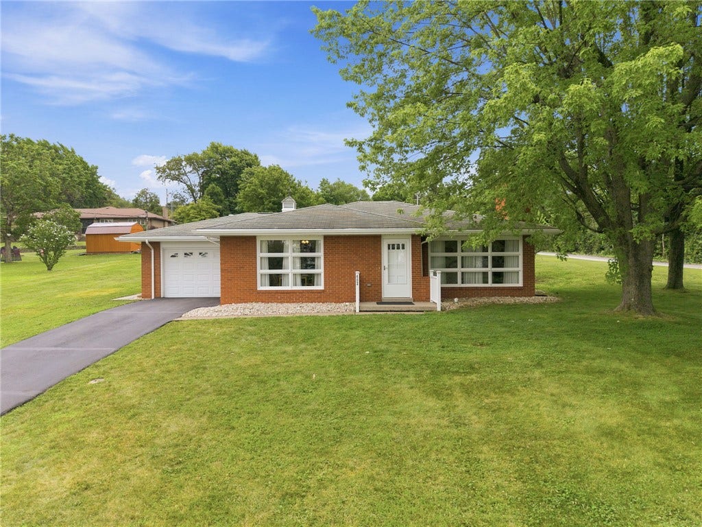 402 Pierce St, Latrobe, PA 15650