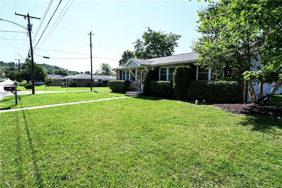 217 Vernon Ave, Belle Vernon, PA 15012