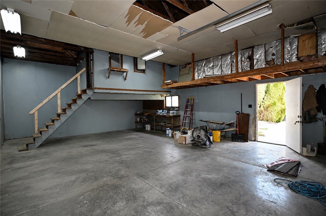 217 Vernon Ave, Belle Vernon, PA 15012