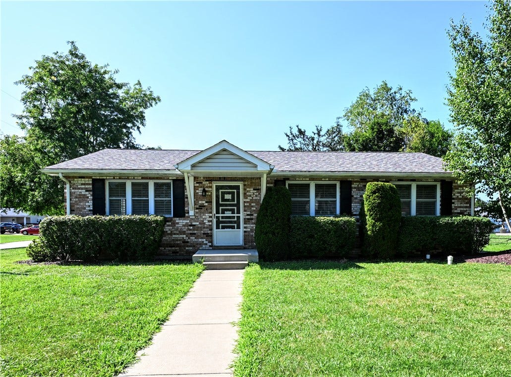 217 Vernon Ave, Belle Vernon, PA 15012