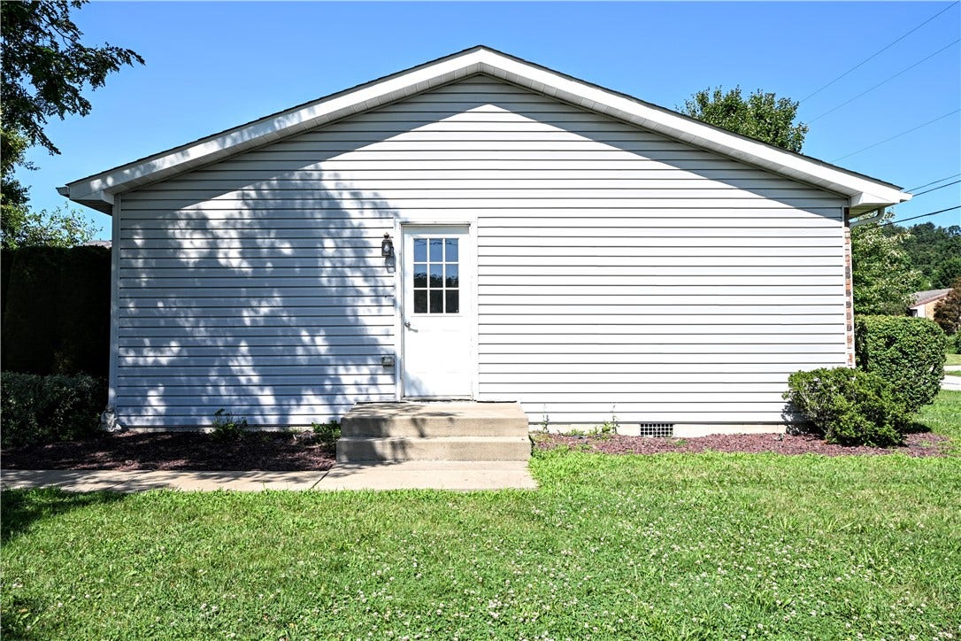 217 Vernon Ave, Belle Vernon, PA 15012