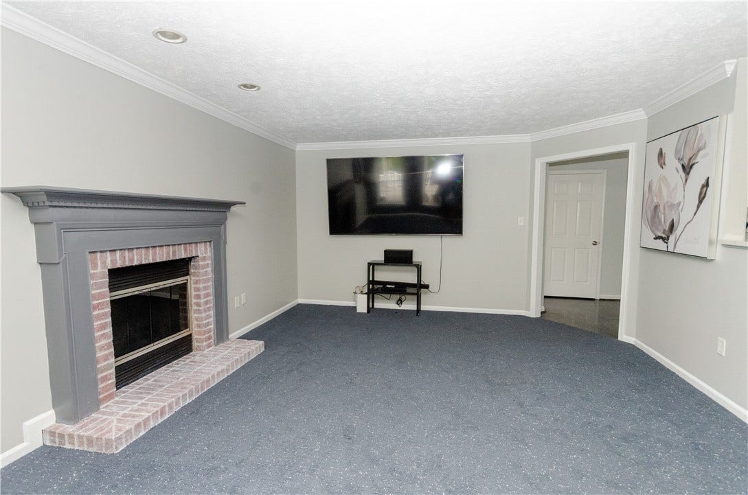 175 Valley View Dr, Belle Vernon, PA 15012