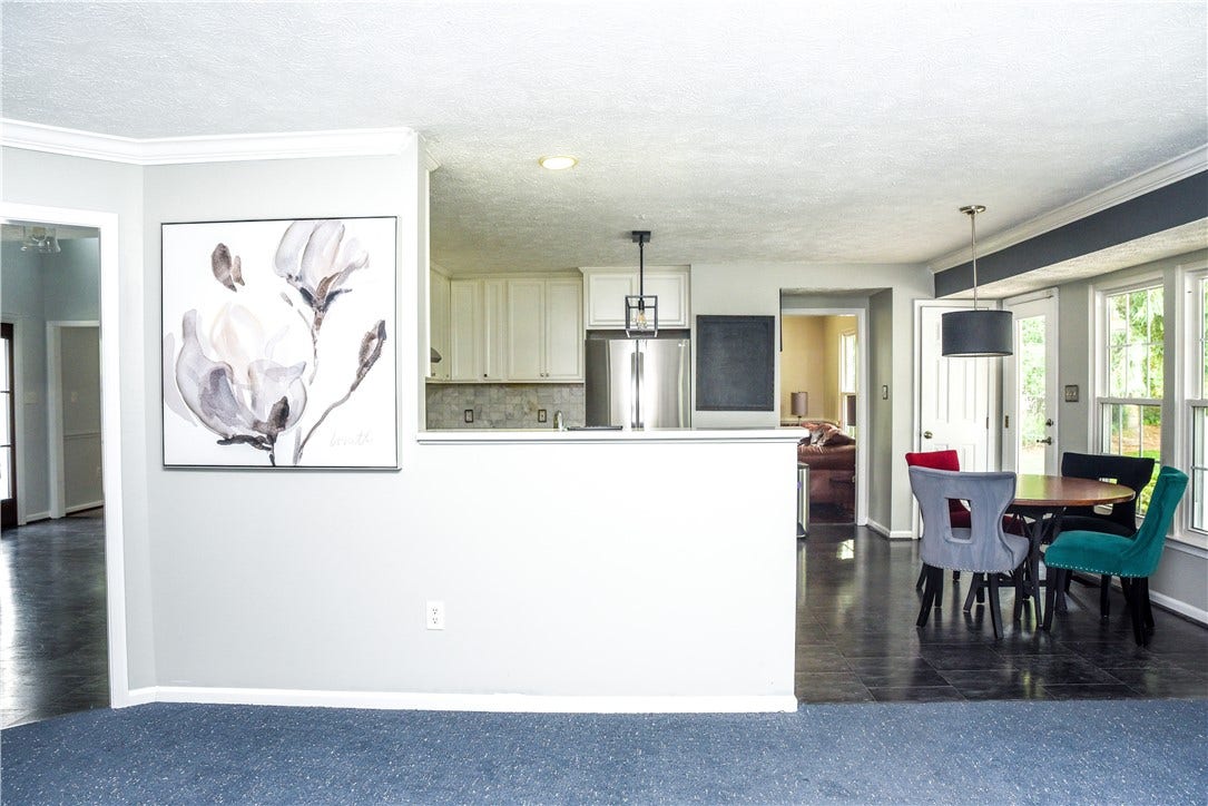 175 Valley View Dr, Belle Vernon, PA 15012