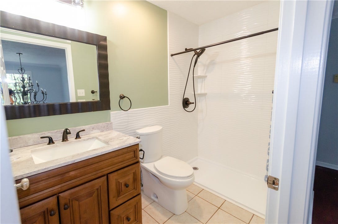 Second floor full bath