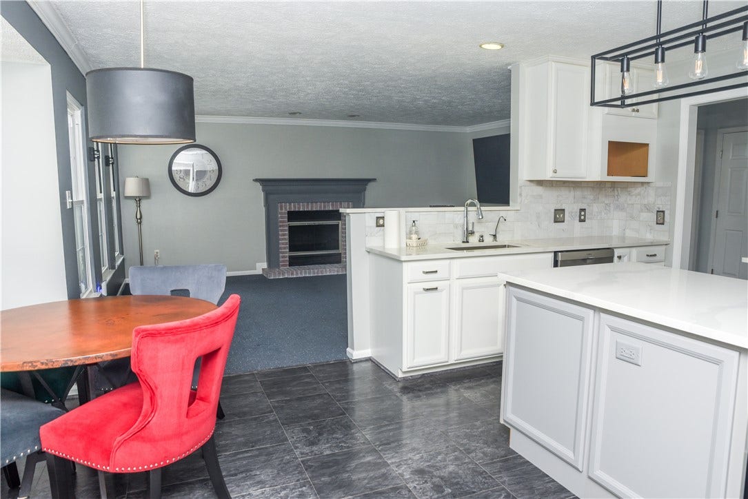 175 Valley View Dr, Belle Vernon, PA 15012