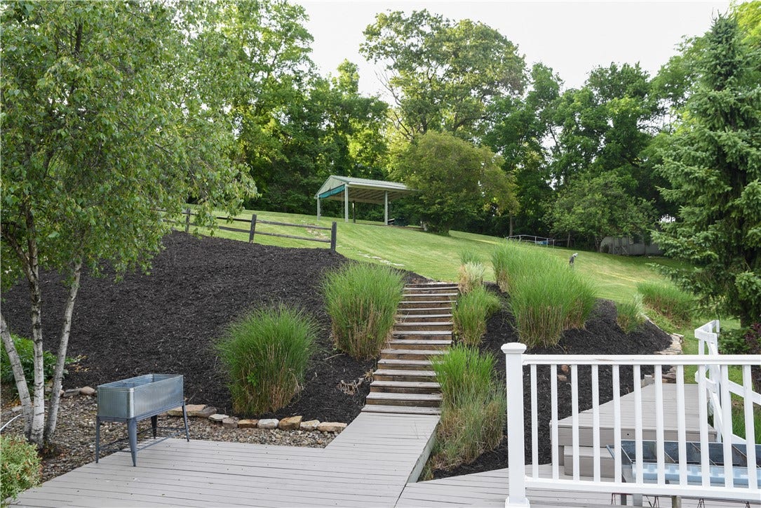 175 Valley View Dr, Belle Vernon, PA 15012