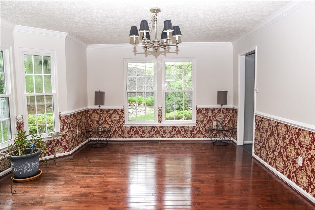 175 Valley View Dr, Belle Vernon, PA 15012