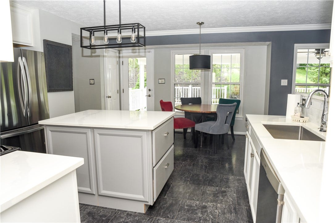 175 Valley View Dr, Belle Vernon, PA 15012