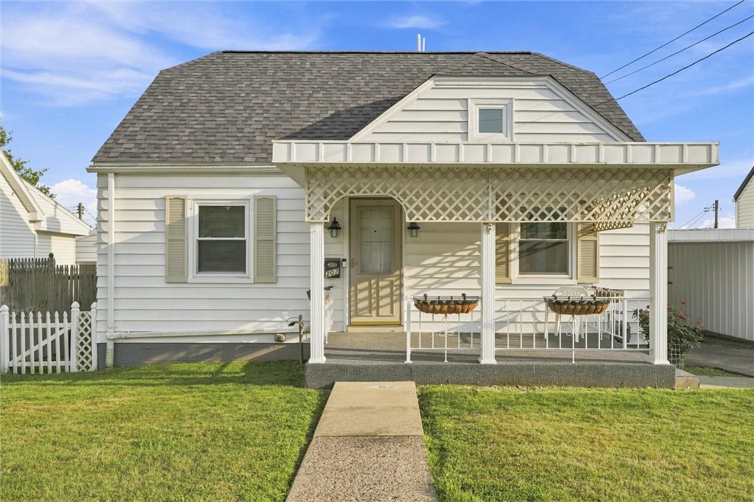 207 Westwood Ave, Masontown, PA 15461