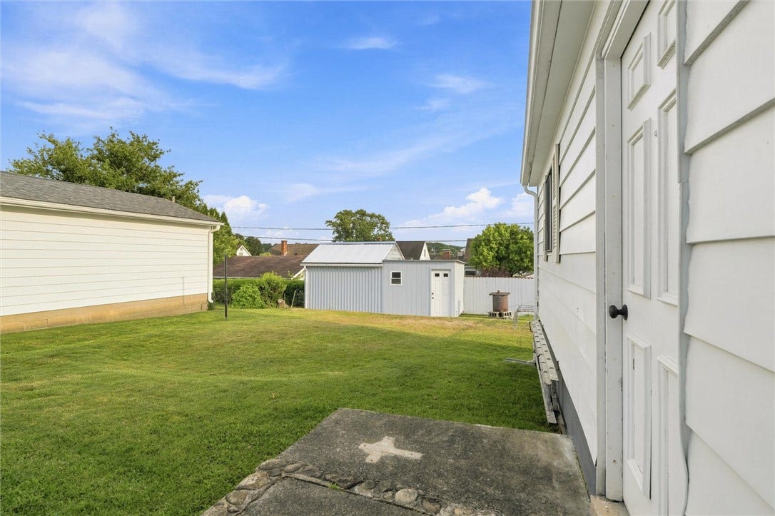 207 Westwood Ave, Masontown, PA 15461