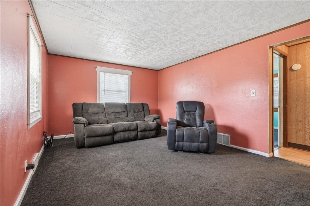 207 Westwood Ave, Masontown, PA 15461