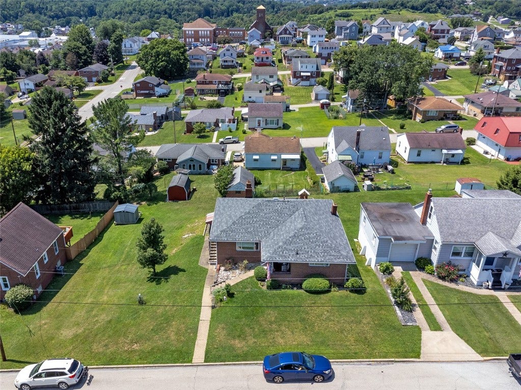 1522 Oak St, Greensburg, PA 15601