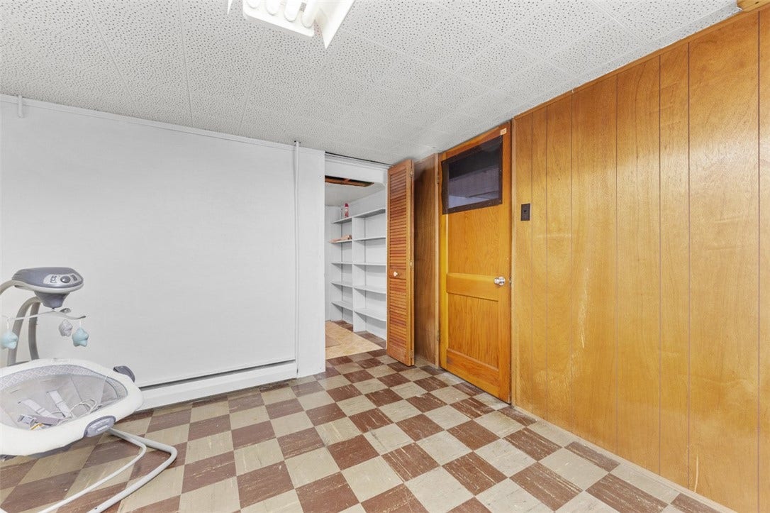 1522 Oak St, Greensburg, PA 15601
