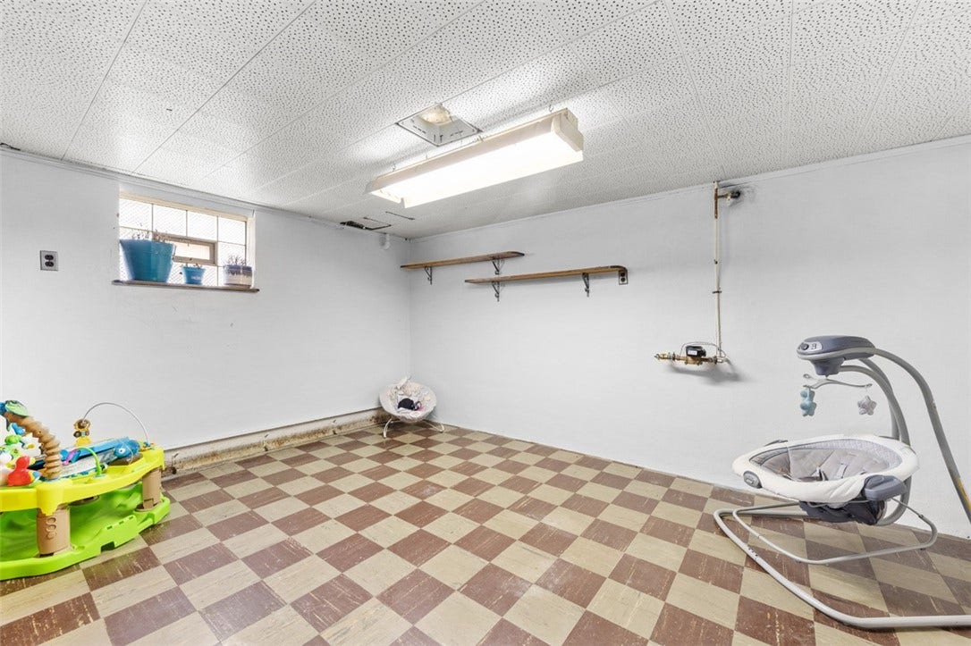1522 Oak St, Greensburg, PA 15601
