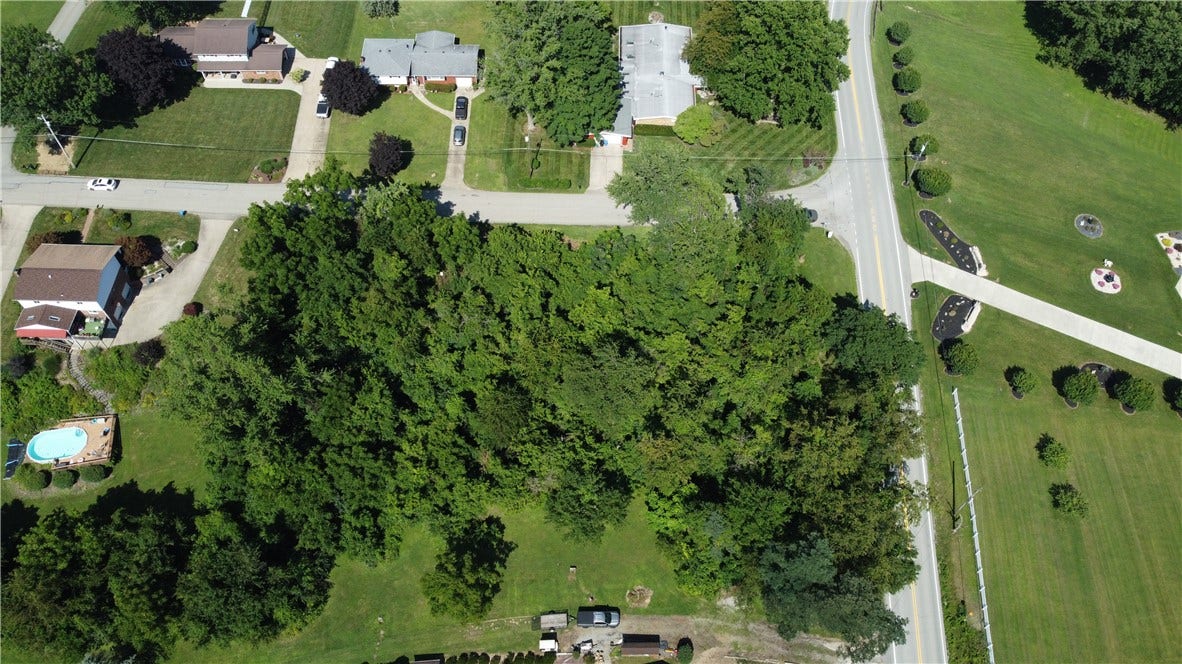 Barnes Lake /Farview Drive, North Huntingdon, PA 15642