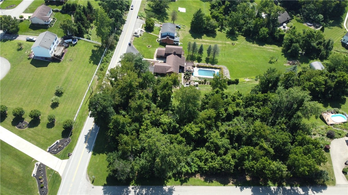 Barnes Lake /Farview Drive, North Huntingdon, PA 15642