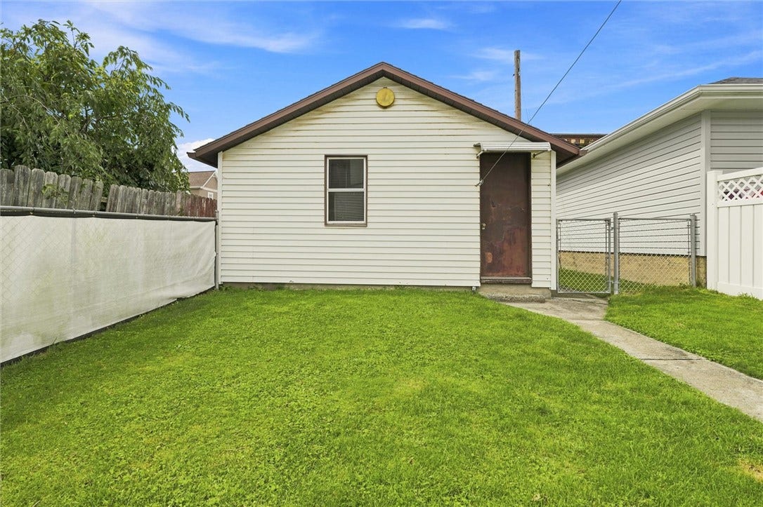 Oversized 1 Car Detached Garage