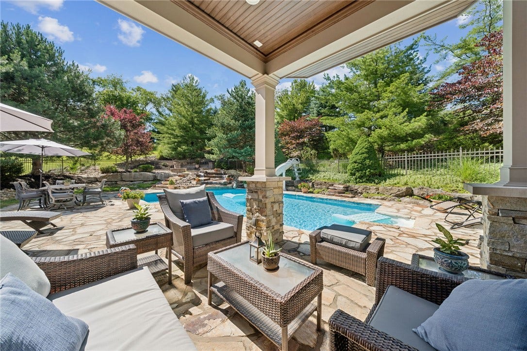 6 Crystol Ct, Irwin, PA 15642 6 Crystol Ct, Irwin, PA 15642