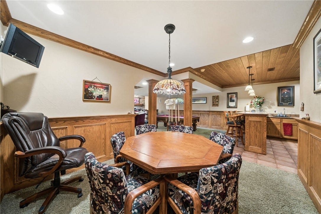 6 Crystol Ct, Irwin, PA 15642 6 Crystol Ct, Irwin, PA 15642
