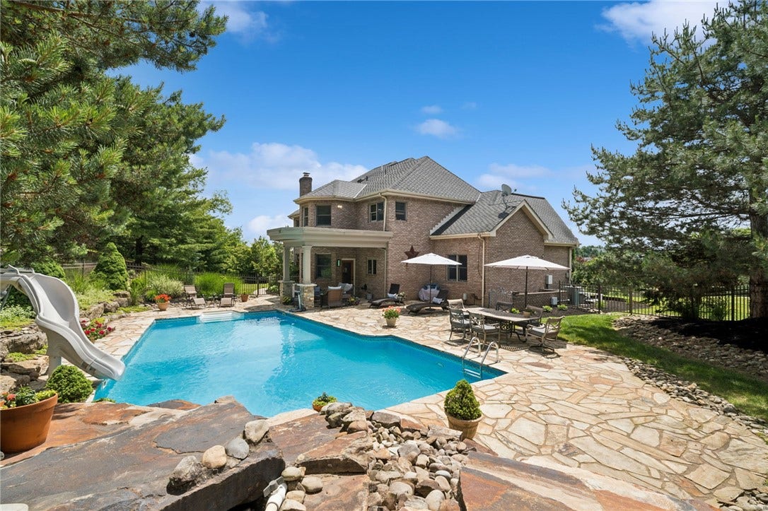6 Crystol Ct, Irwin, PA 15642 6 Crystol Ct, Irwin, PA 15642