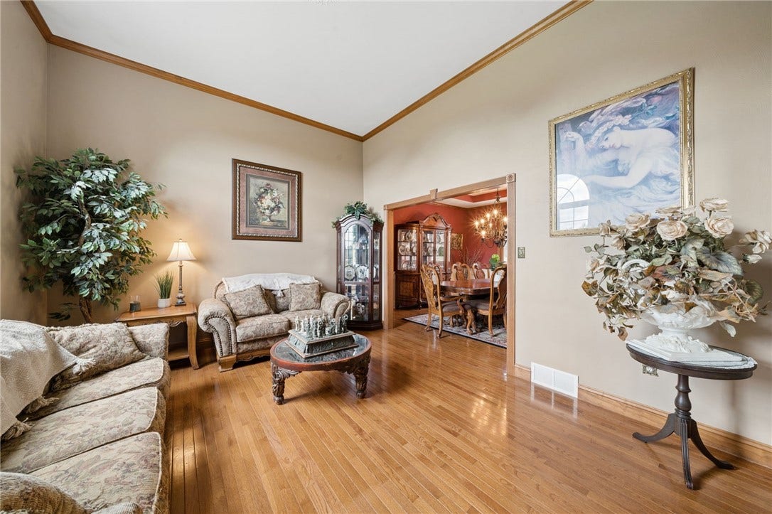 6 Crystol Ct, Irwin, PA 15642 6 Crystol Ct, Irwin, PA 15642