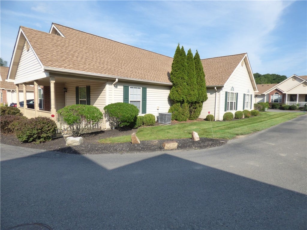 317 Allandale Dr, Bethel Park, PA 15102