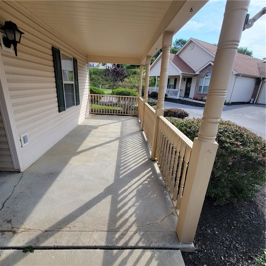 317 Allandale Dr, Bethel Park, PA 15102