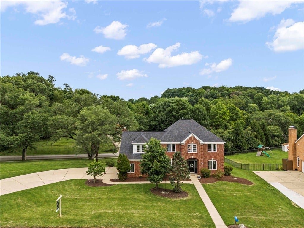 5517 Saddlebrook Drive, Bethel Park, PA 15102