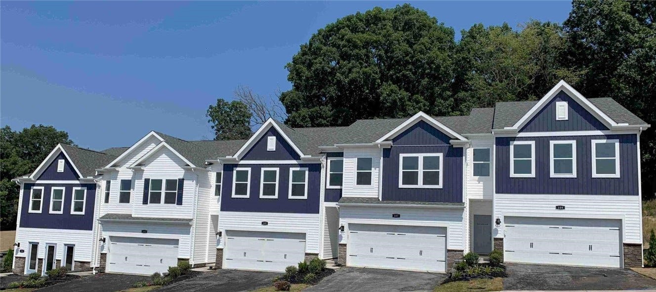 202 Paddock Lane, Harmony, PA 16037 202 Paddock Lane, Harmony, PA 16037