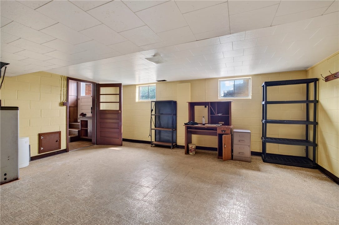 323 Albrights Lake Road, Greensburg, PA 15601