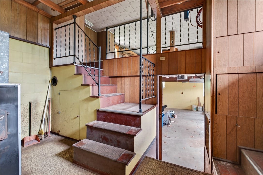 323 Albrights Lake Road, Greensburg, PA 15601