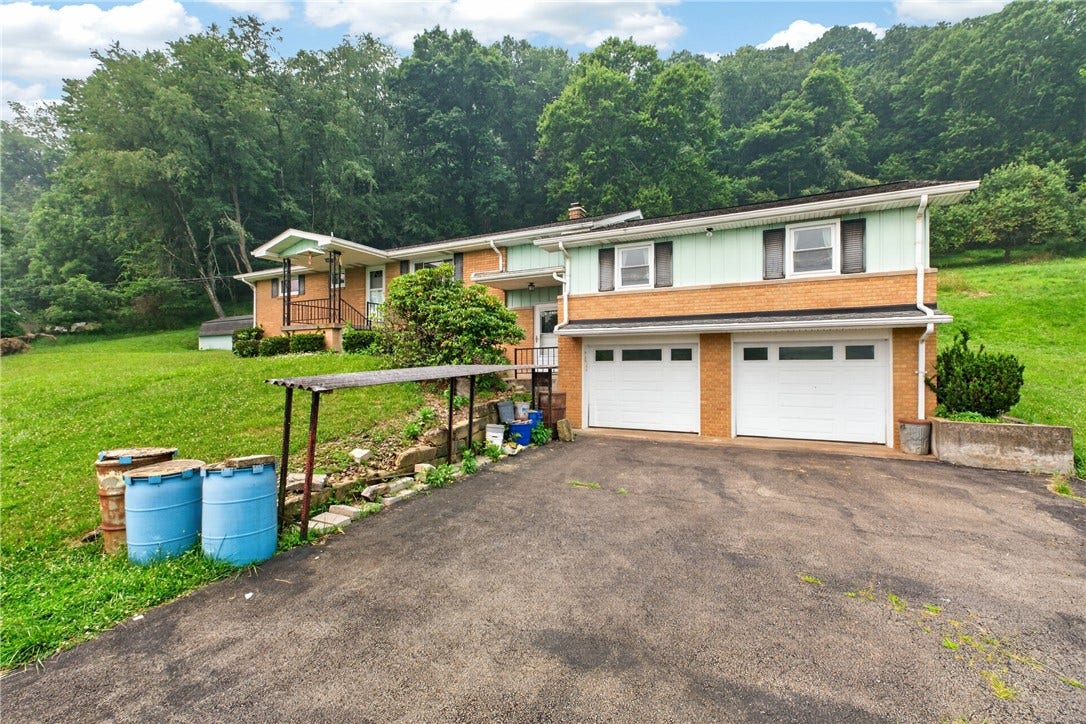 323 Albrights Lake Road, Greensburg, PA 15601