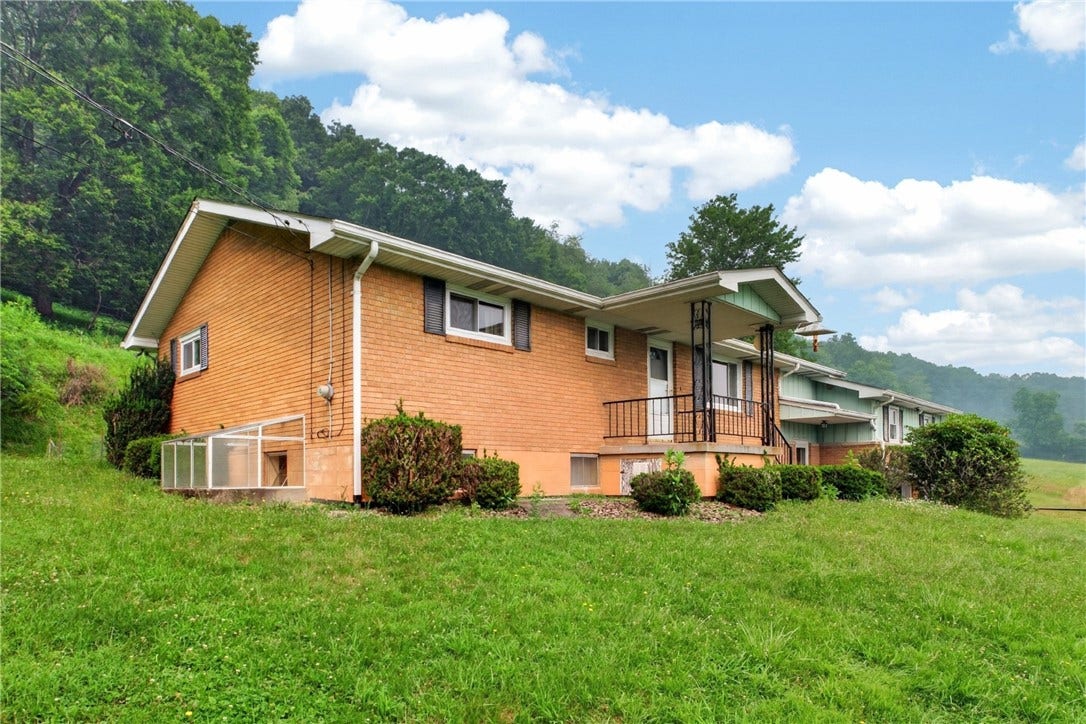 323 Albrights Lake Road, Greensburg, PA 15601