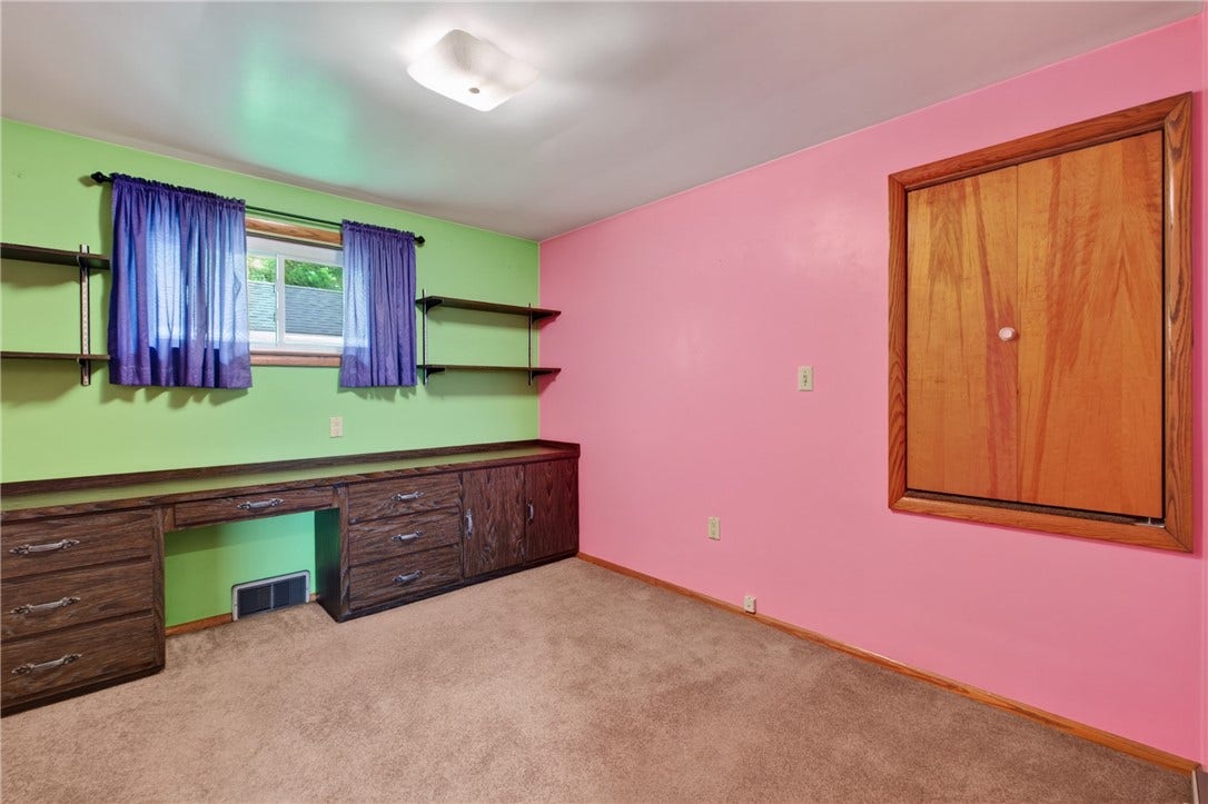 323 Albrights Lake Road, Greensburg, PA 15601